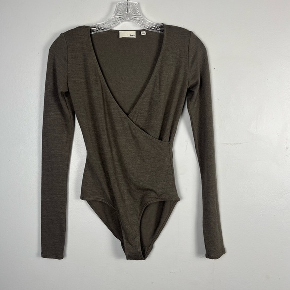 Aritzia Wilfred Free green Brown Long Sleeve V Neck Bodysuit for Size XS - Picture 1 of 5